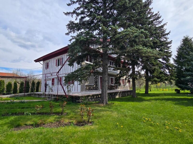 Albestii de Arges, casa de vacanta la munte, la pret de apartament
