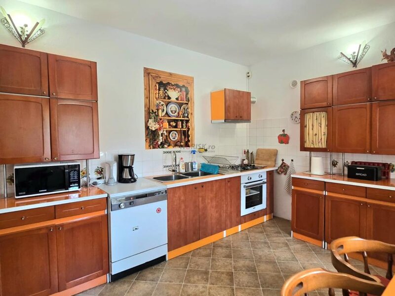 Albestii de Arges, casa de vacanta la munte, la pret de apartament